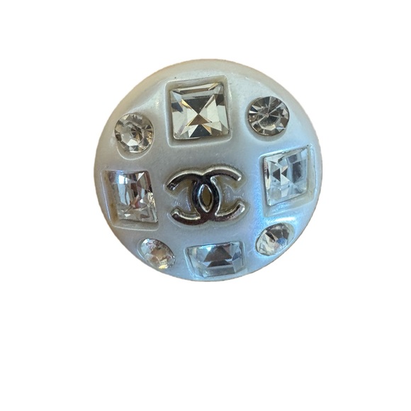 CHANEL White and Silver Button Collection, 18mm, Set of 8 - Picture 2 of 3